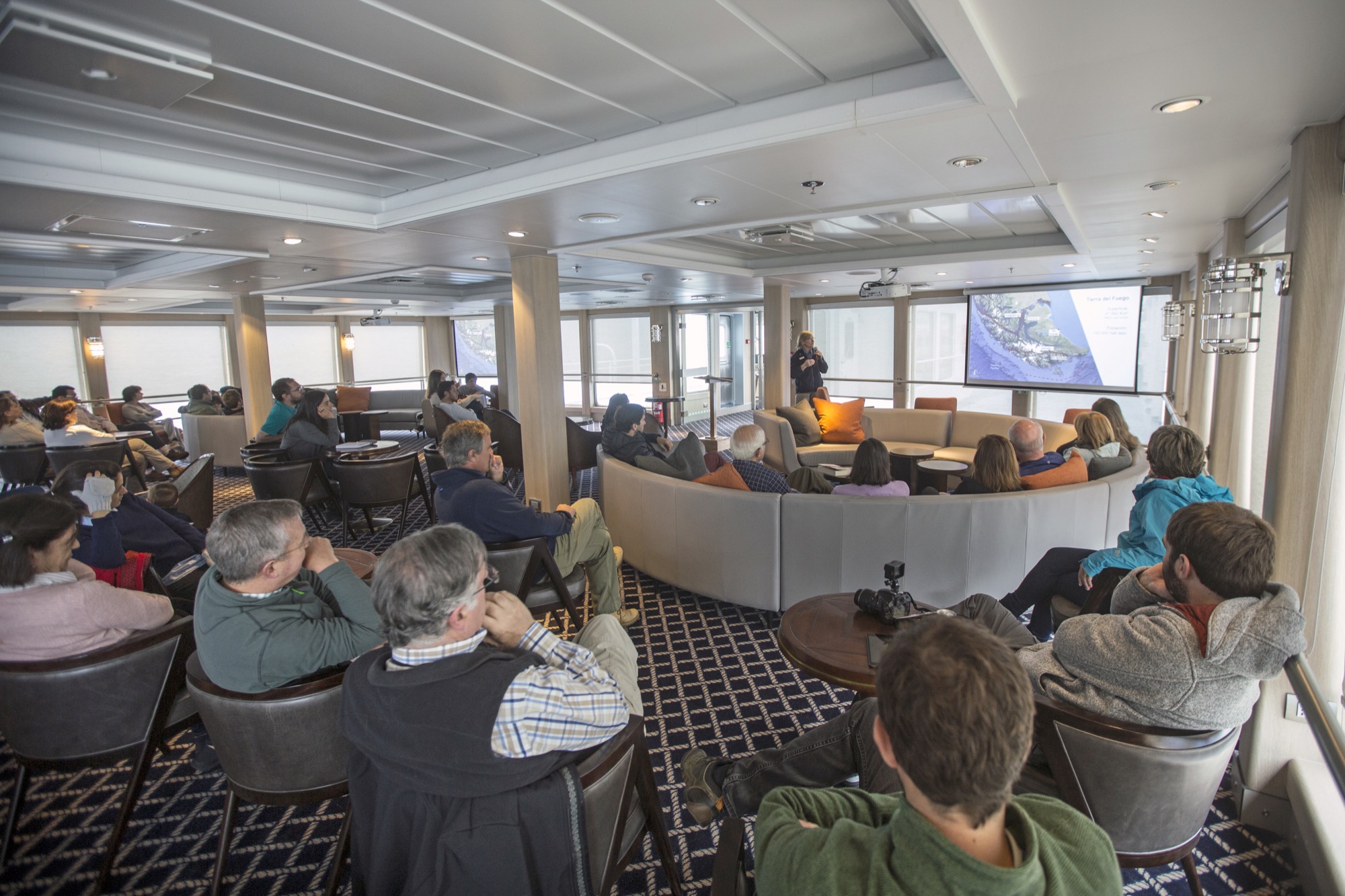 Australis Ventus Australis Darwin Lounge.jpg